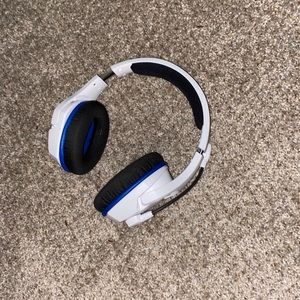 HyperX - Cloud Stinger Core Wireless Gaming Headset for PC, PS5, and PS4